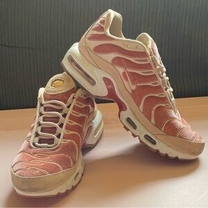 Nike Womens Air Max Plus LX Velvet Dusty Peach & Beige Size 6.5 AH6788 201